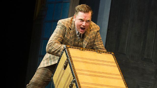 Francis Henshall (Rufus Hound). Photo by Tristram Shenton