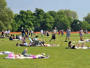 Hyde Park crowds of people, summer © VisitBritain/Eric Nathan