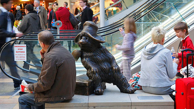 Paddington Bear Statue. © Visitlondonimages/britainonview/Pawel Libera