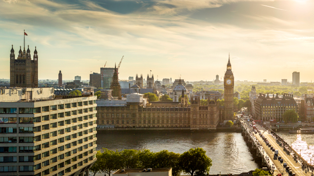 View of the Houses of Parliament, Big Ben and the river Thames.