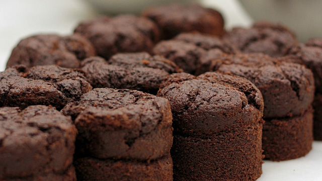 A plate of chocolate brownies