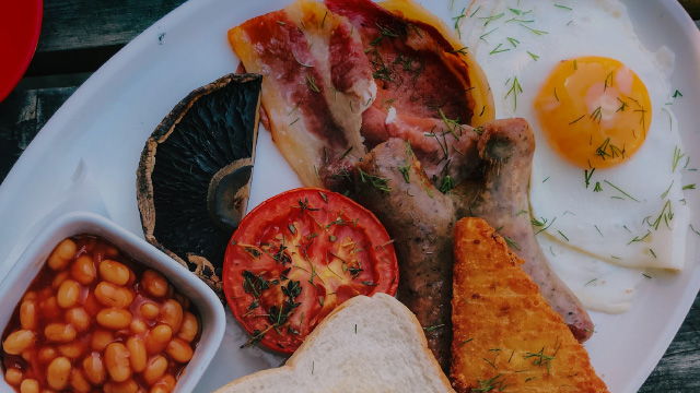 A full English breakfast of egg, bacon, baked beans, mushroom, tomato and toast