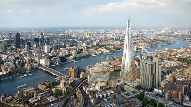 vue de la Tamise et de la zone de London Bridge avec The Shard dominant le paysage