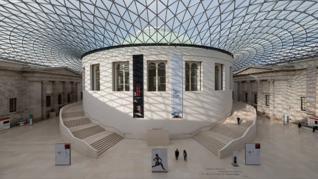 A l'intérieur de la Grande Court au British Museum de Londres.
