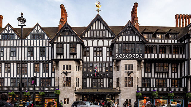 Façade de faux style Tudor à colombages du grand magasin Liberty à Londres.