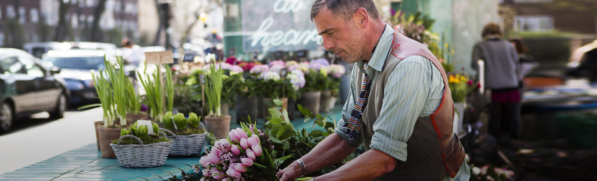 Portobello Road flower stall. © visitlondon.com/Michael Heffernan Colombia Road Flower Market. © visitlondon.com/Michael Heffernan