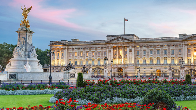 Buckingham Palace und das Victoria Memorial bei Sonnenaufgang
