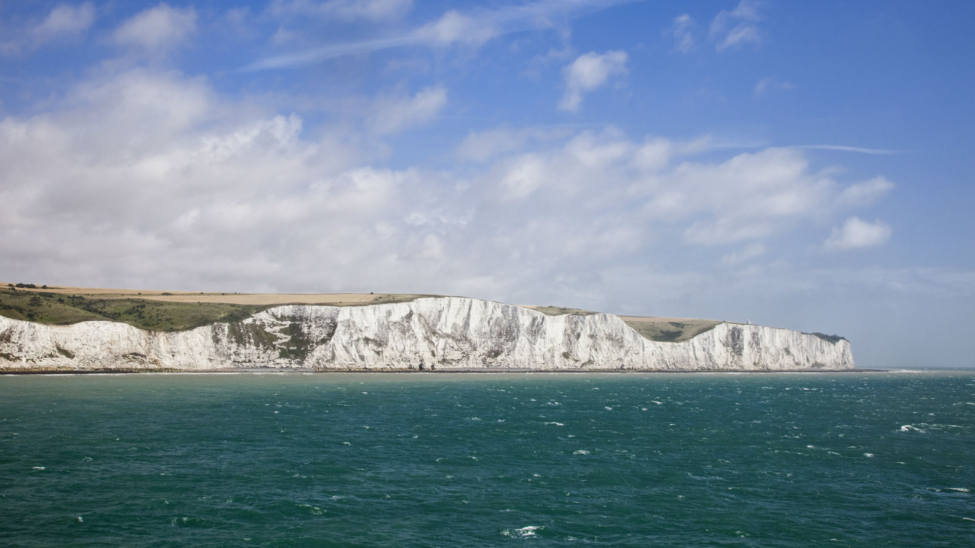 White Cliffs of Dover. Image courtesy of Shutterstock. Photo credits: Tetra Images.