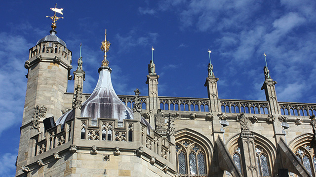 Windsor Castle precincts © Lorena Kelly via Unsplash. Bild mit Genehmigung von Lorena Kelly via Unsplash
