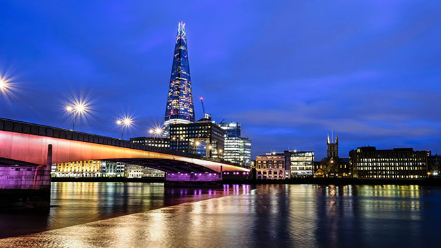 London Bridge le Shard de nuit , © Shutterstock/Jan Bray