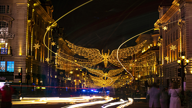 Weihnachtslichter in der Regent Street in London, Photo von Ruth Gledhill auf Unsplash