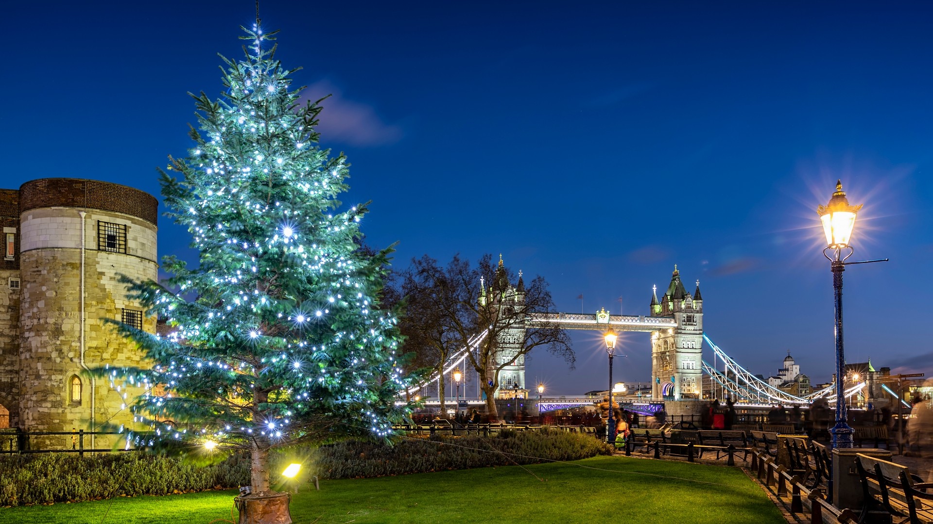 places to visit in london in december