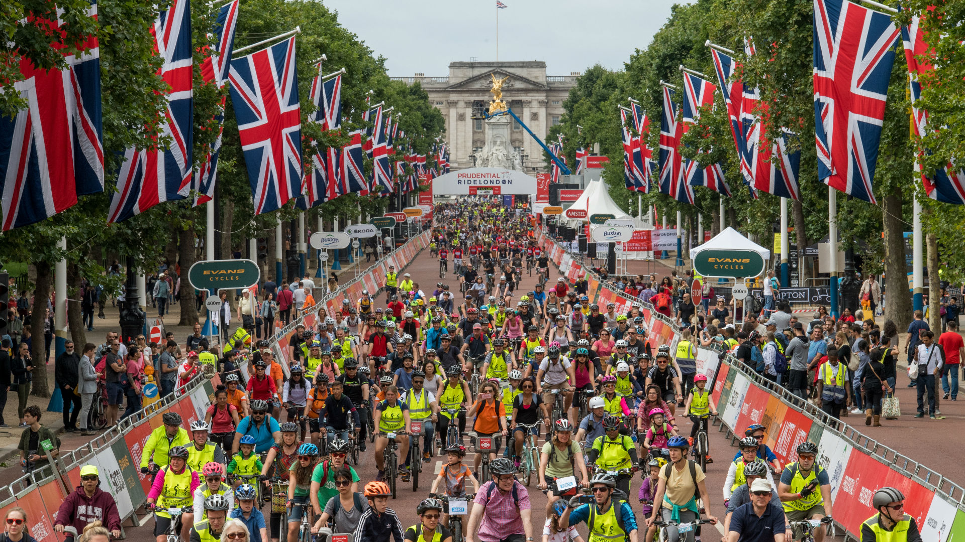 Riders in the Prudential RideLondon FreeCycle finish on The Mall. Image courtesy of Prudential RideLondon