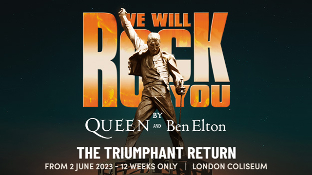 Affiche officielle de la comédie musicale We Will Rock You avec une statue de Freddy Mercury debout devant le titre de la comédie musicale.