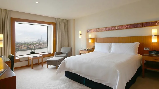 Image courtesy of Canary Riverside Plaza Hotel