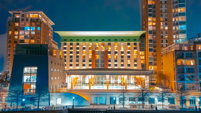 Image courtesy of Canary Riverside Plaza Hotel