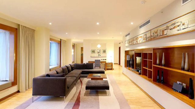 Image courtesy of Canary Riverside Plaza Hotel