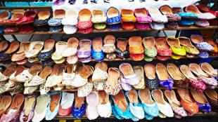 Colourful shoes at Brick Lane Market. Copyright: London On View/Cultura Creative.