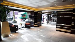 Hotel lobby area. Image courtesy of Hilton London Olympia.