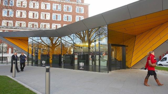tourist information center london