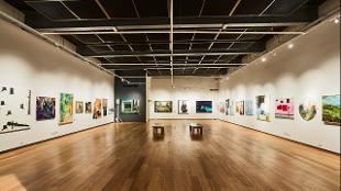 Exhibition space in the Mall Galleries. Image courtesy of the Mall Galleries.
