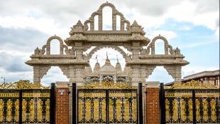 Entrance to the BAPS Shri Swaminarayan Mandir © visitlondon.com