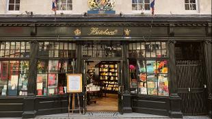 Hatchards Piccadilly shop front. Image courtesy of Hatchards.