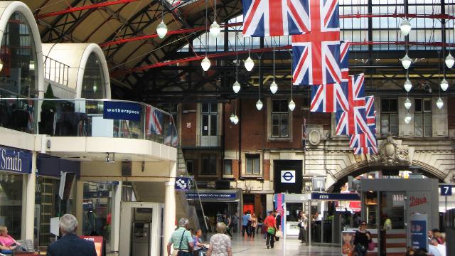 Victoria Railway Station London Rail Station Visitlondon Com