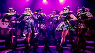 Six The Musical: the Tudor Queens take the stage at the Vaudeville Theatre. Image courtesy of SEE Tickets/ Idil Sukan.