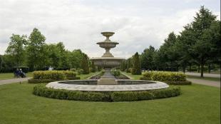Water fountain, the Avenue Gardens. Photo: Anne Marie Briscombe. Image courtesy of The Royal Parks.