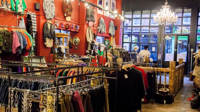 Blitz - Antiques, Vintage & Second-Hand Fashion 