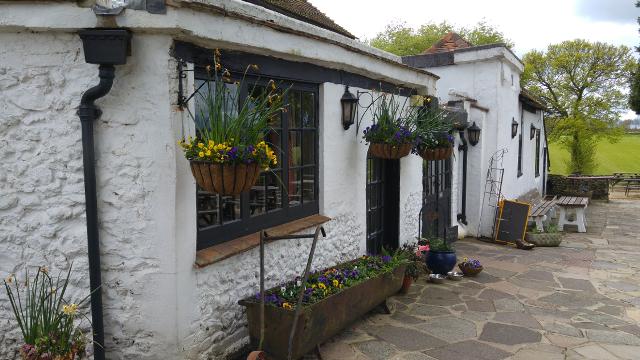 Botley Hill Farmhouse - Pub - visitlondon.com