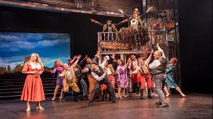 See Crazy For You at the Gillian Lynne Theatre, a tale of a young man trying to pursue his passion for showbusiness while trying to wow the girl he has fallen for. Image courtesy for See Tickets/ Photo by Johan Persson.