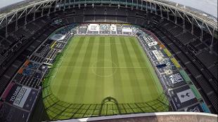 The Dare Skywalk climb at Tottenham Hotspur Stadium. Image courtesy of Golden Tours.