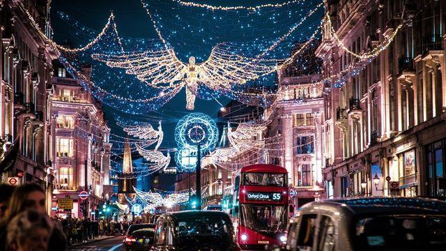 Christmas lights on Regent Street. © Unsplash/Jamie Davies Christmas lights on Regent Street. © Unsplash/Jamie Davies