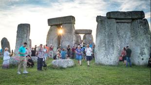 Stonehenge Tour. Image courtesy of Golden Tours.