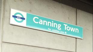 Image reproduite avec la permission de: Canning Town DLR Station