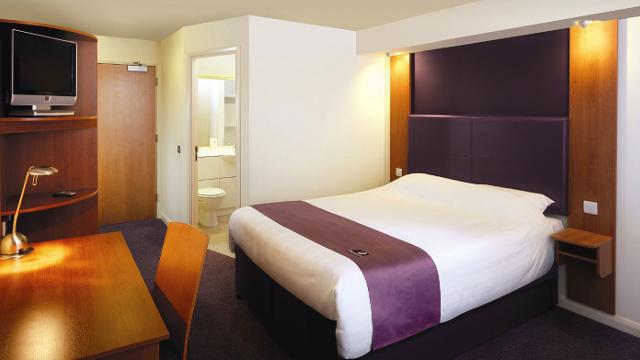 Premier Inn Luton Airport - Hotel - visitlondon.com