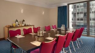 Meeting room. Image courtesy of Park Plaza County Hall London.