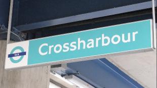 Immagine per gentile concessione di Crossharbour DLR Station