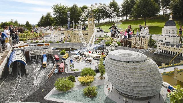4 Best Theme Parks Near London