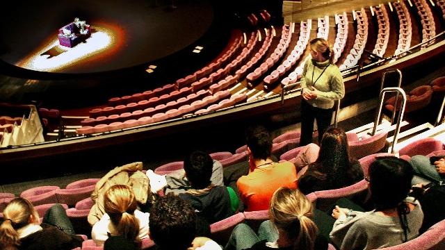 national theatre guided tour
