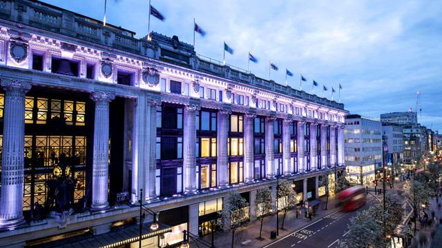 Selfridges Department Store In Oxford Street In London At Night – Stock ...