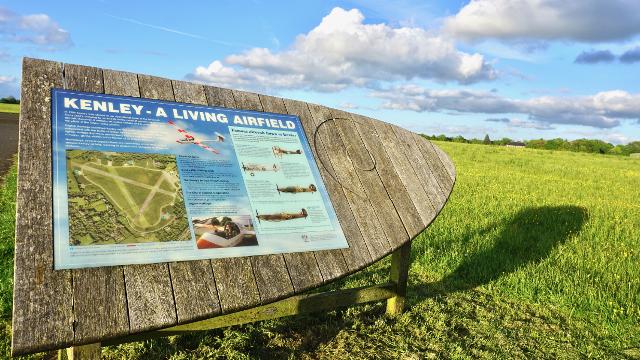 Surrey Hills Gliding Club at Kenley Aerodrome - Sport - visitlondon.com