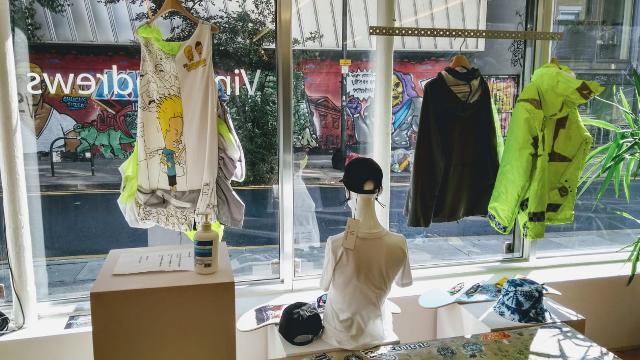 Vinti Andrews - Clothes & Fashion Shop - visitlondon.com