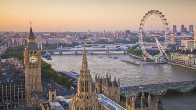 Αποτέλεσμα εικόνας για London achieves a record 19 million tourists in 2016