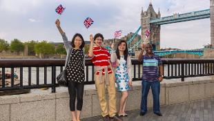 International students at Tower Bridge